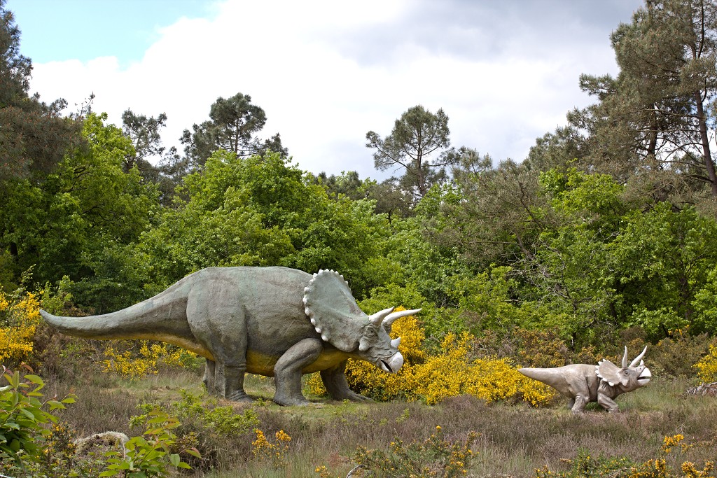 parc de prehistoire bretagne hdr france frankrijk themapark dino dinosaurussen dinosaurus zoo tyrannosaurus rex